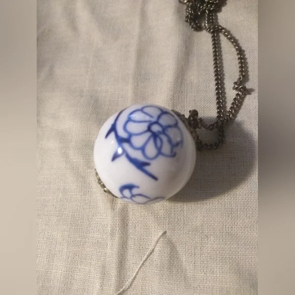 NWTs 4 Pieces of Jewelry, Two Pairs of Earrings, Two Necklaces, Claire's… - Picture 6 of 8